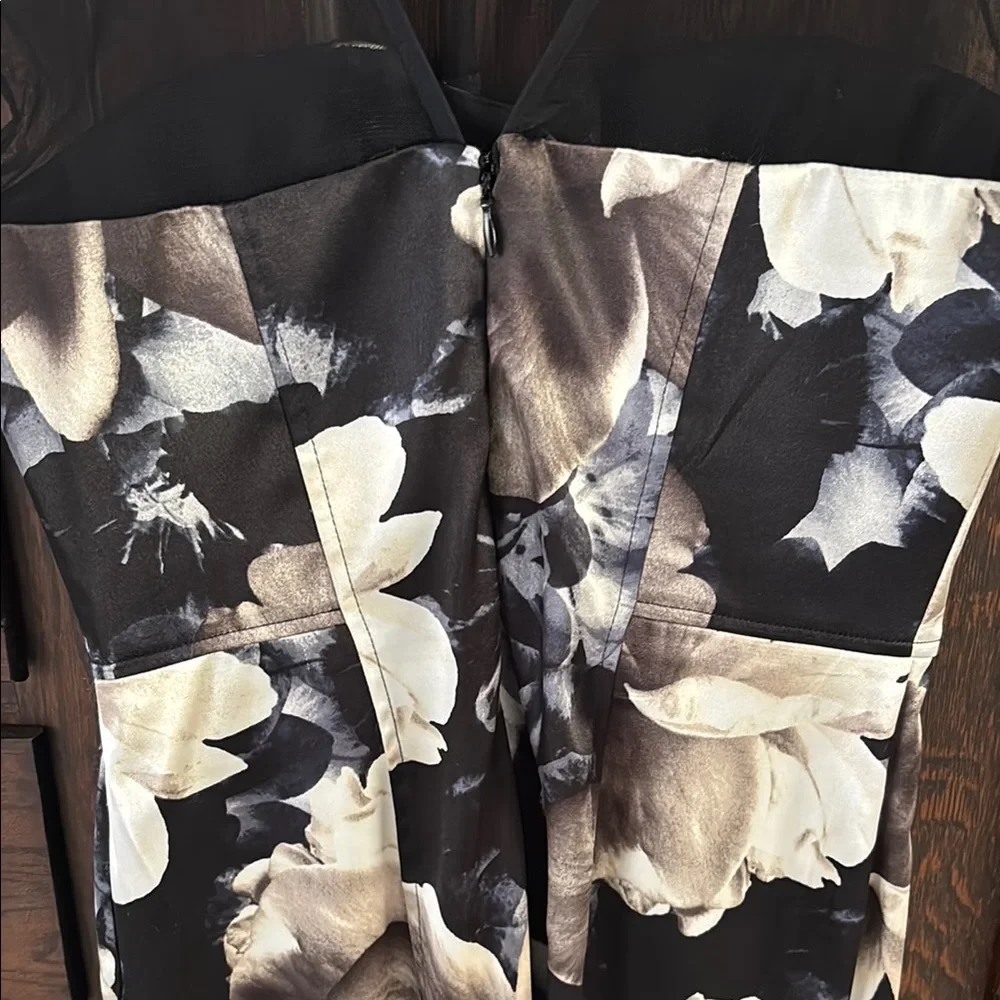 Maggy London Black and White Sheath Dress Sweetheart Neckline - Picture 6 of 6